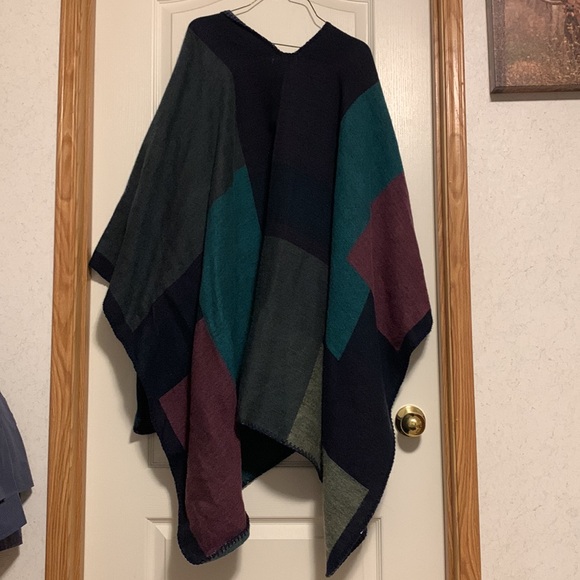 Multi colored cape - Picture 2 of 6